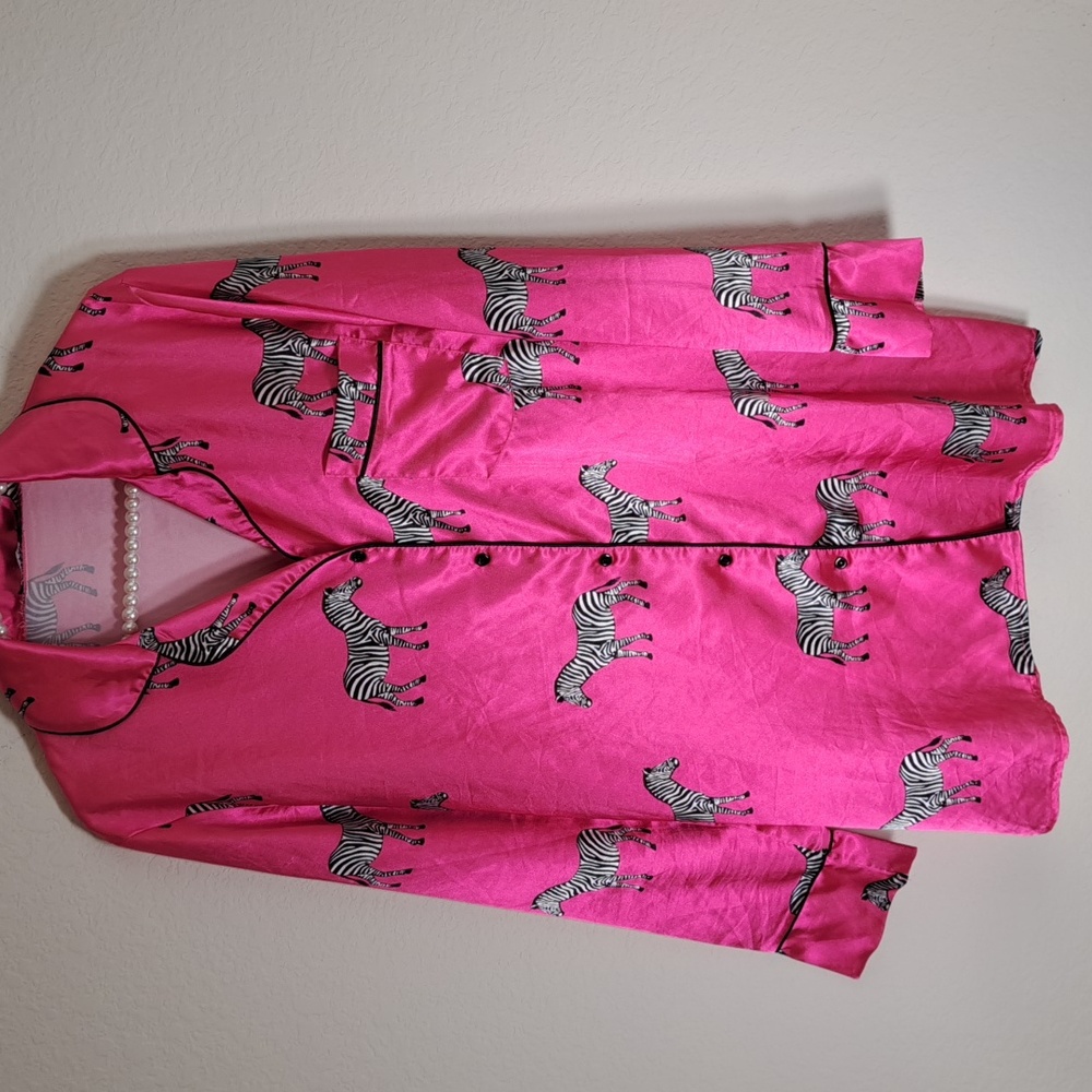 Nasty Gal Lounge Wear Satin PajamaTop Nightshirt Hot Pink Zebra Size 6 Fushia